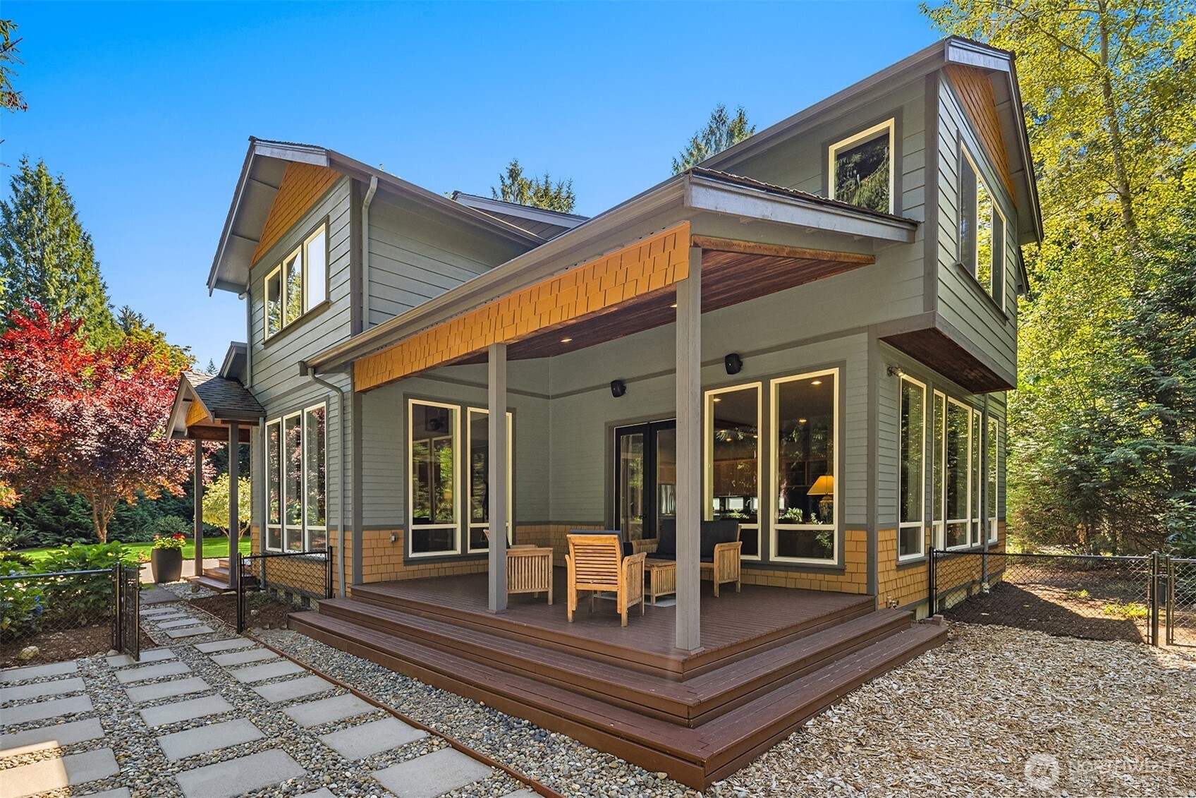 10235 Upper Preston Road Southeast Issaquah, WA 98027 - Photo 6 of 32