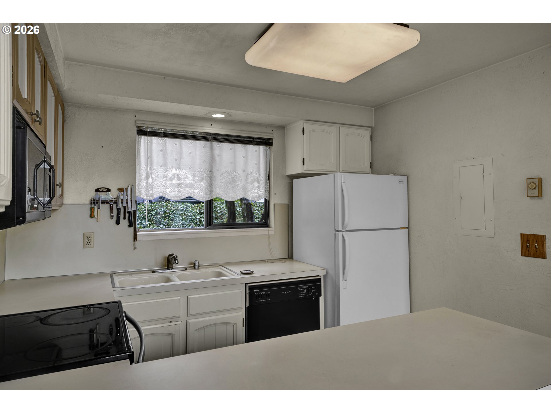 4427 Fox Hollow Road, Unit 7 Eugene, OR 97405 - Photo 10 of 40