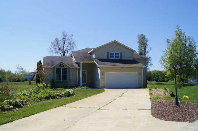 2083 Maple Run Warsaw, IN 46580 - Photo 1 of 25 Gallery Image 1
