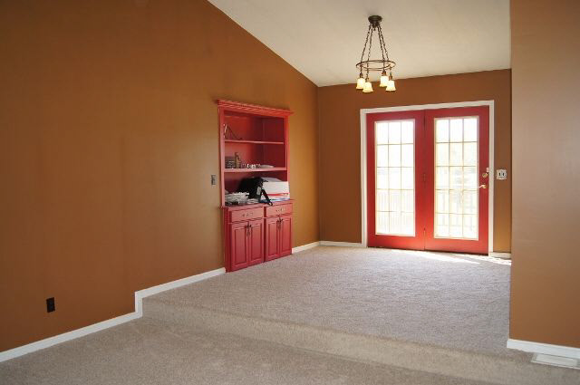2083 Maple Run Warsaw, IN 46580 - Photo 3 of 25 Gallery Image 3