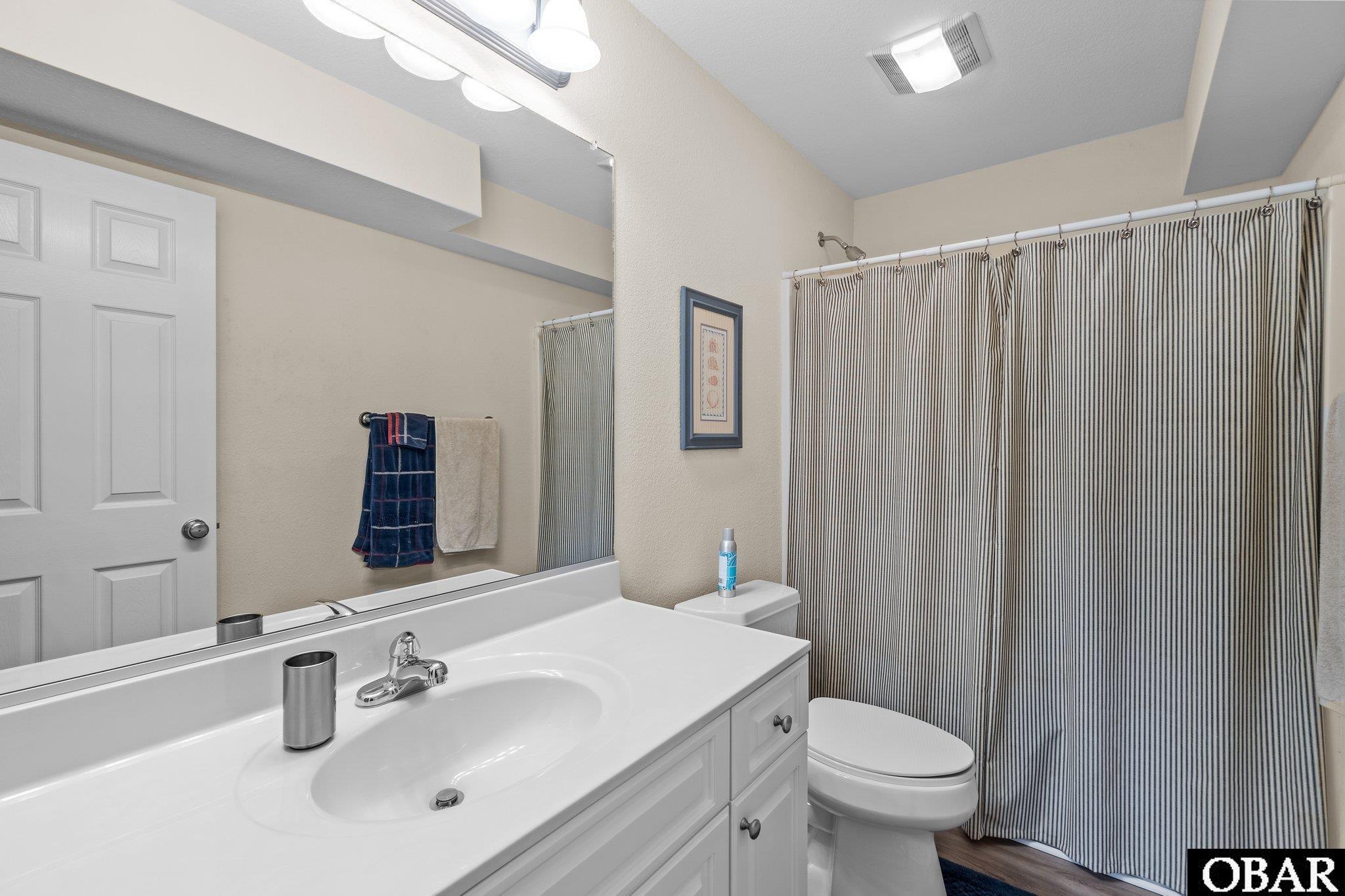 3939 Parker Street Kitty Hawk, NC 27949 - Photo 26 of 37 Ground Floor Bathroom