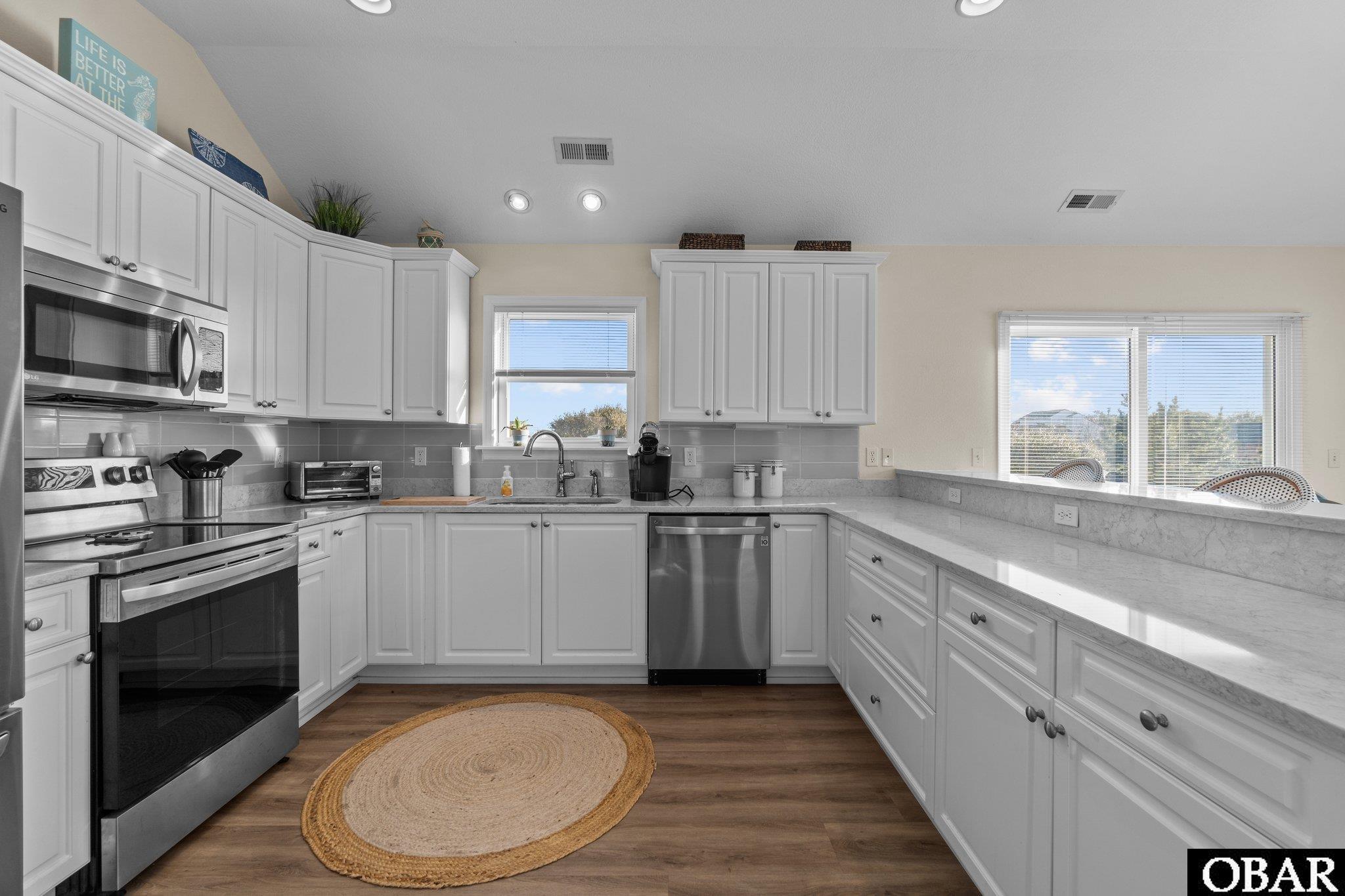 3939 Parker Street Kitty Hawk, NC 27949 - Photo 8 of 37 Gallery Image 8