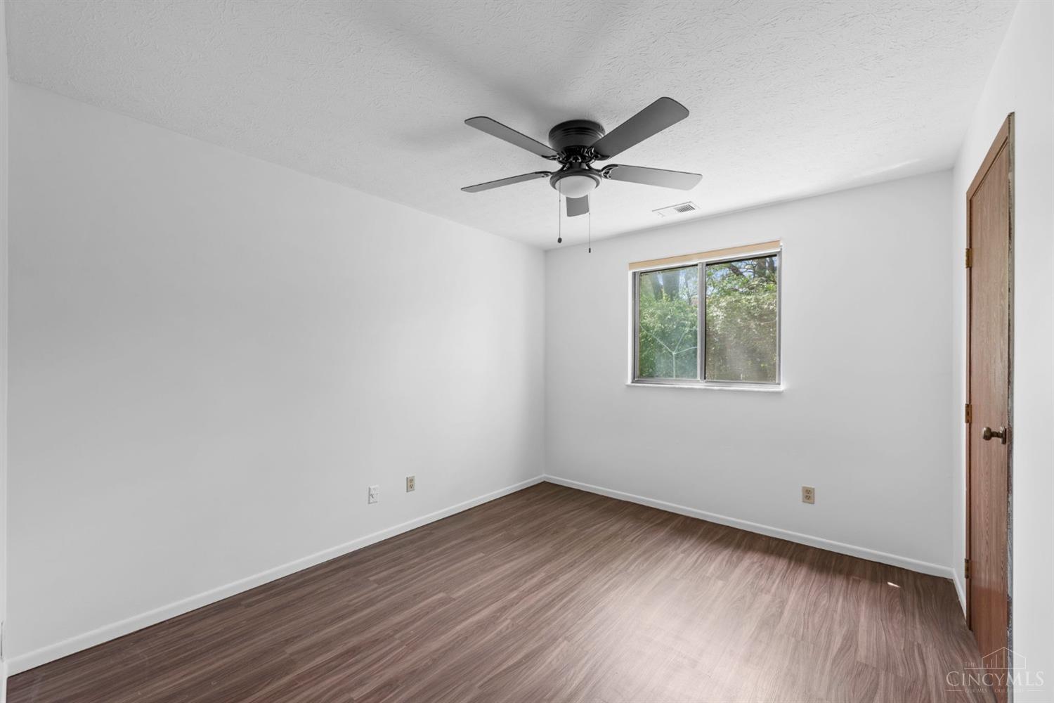 518 Riddle Road, Unit 3 Cincinnati, OH 45220 - Photo 14 of 22 Gallery Image 14