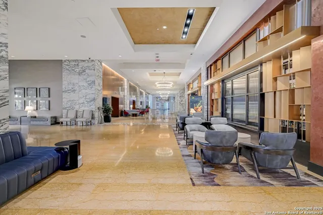 $725,000 | 610 East Market Street, Unit 2818, San Antonio, TX 78205