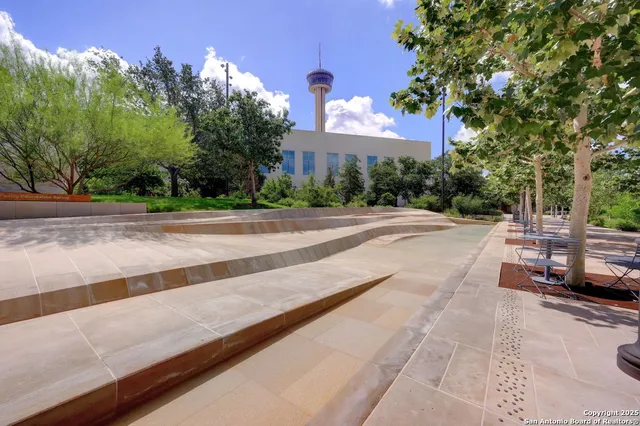 $725,000 | 610 East Market Street, Unit 2818, San Antonio, TX 78205