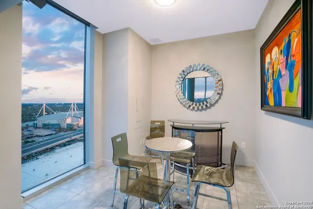 $725,000 | 610 East Market Street, Unit 2818, San Antonio, TX 78205
