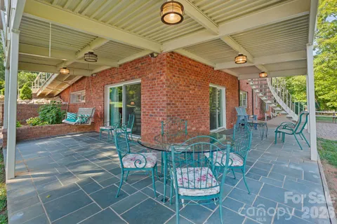 $1,299,900 | 6296 Southlake Drive, Hickory, NC 28601