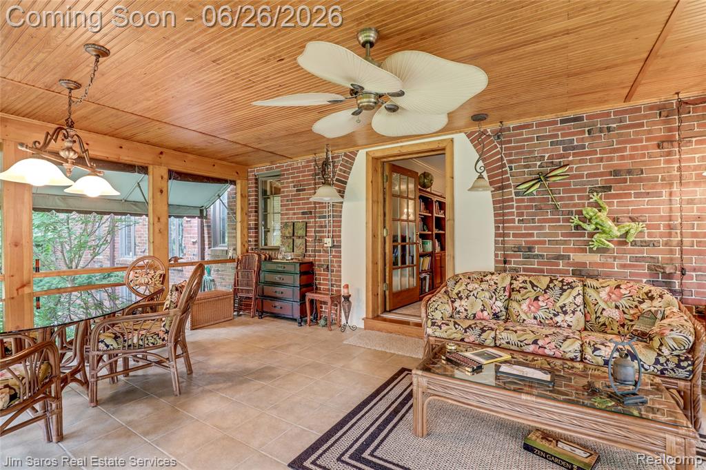 764 Harcourt Road Grosse Pointe Park, MI 48230 - Photo 9 of 42