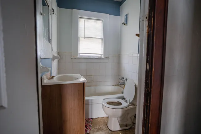 $85,000 | 1522 Robertson Avenue, Lansing, MI 48915