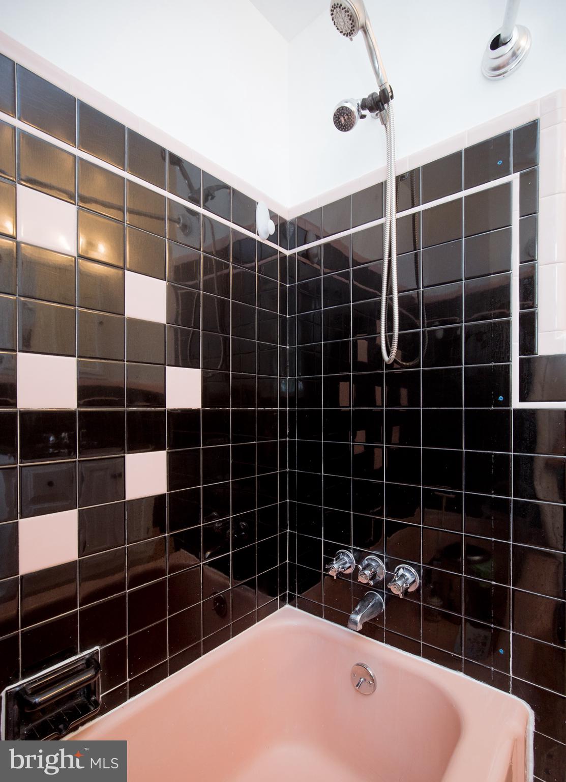 11021 Knights Road Philadelphia, PA 19154 - Photo 19 of 38 Bathroom