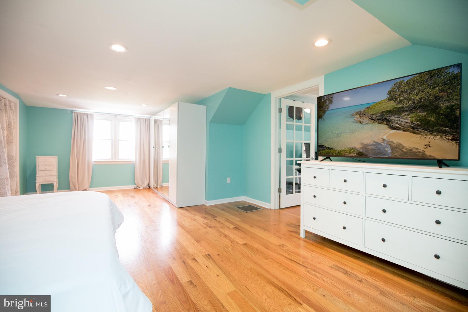 11021 Knights Road Philadelphia, PA 19154 - Photo 24 of 38 Master Bedroom