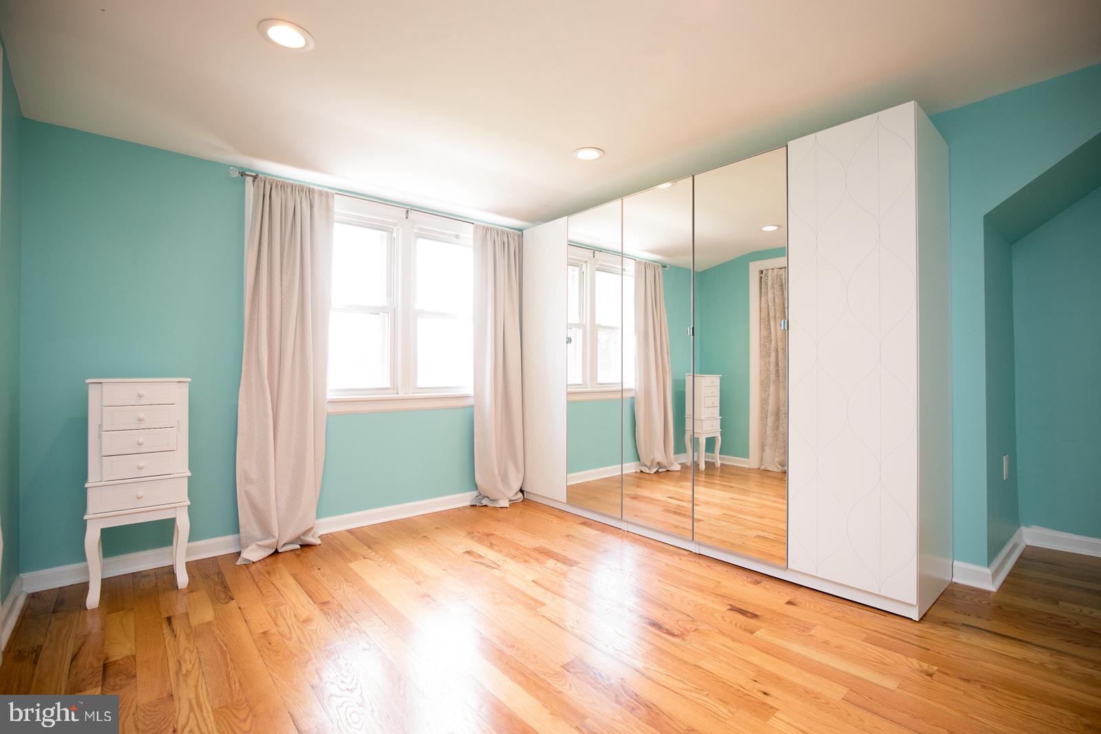 11021 Knights Road Philadelphia, PA 19154 - Photo 25 of 38 Master Bedroom