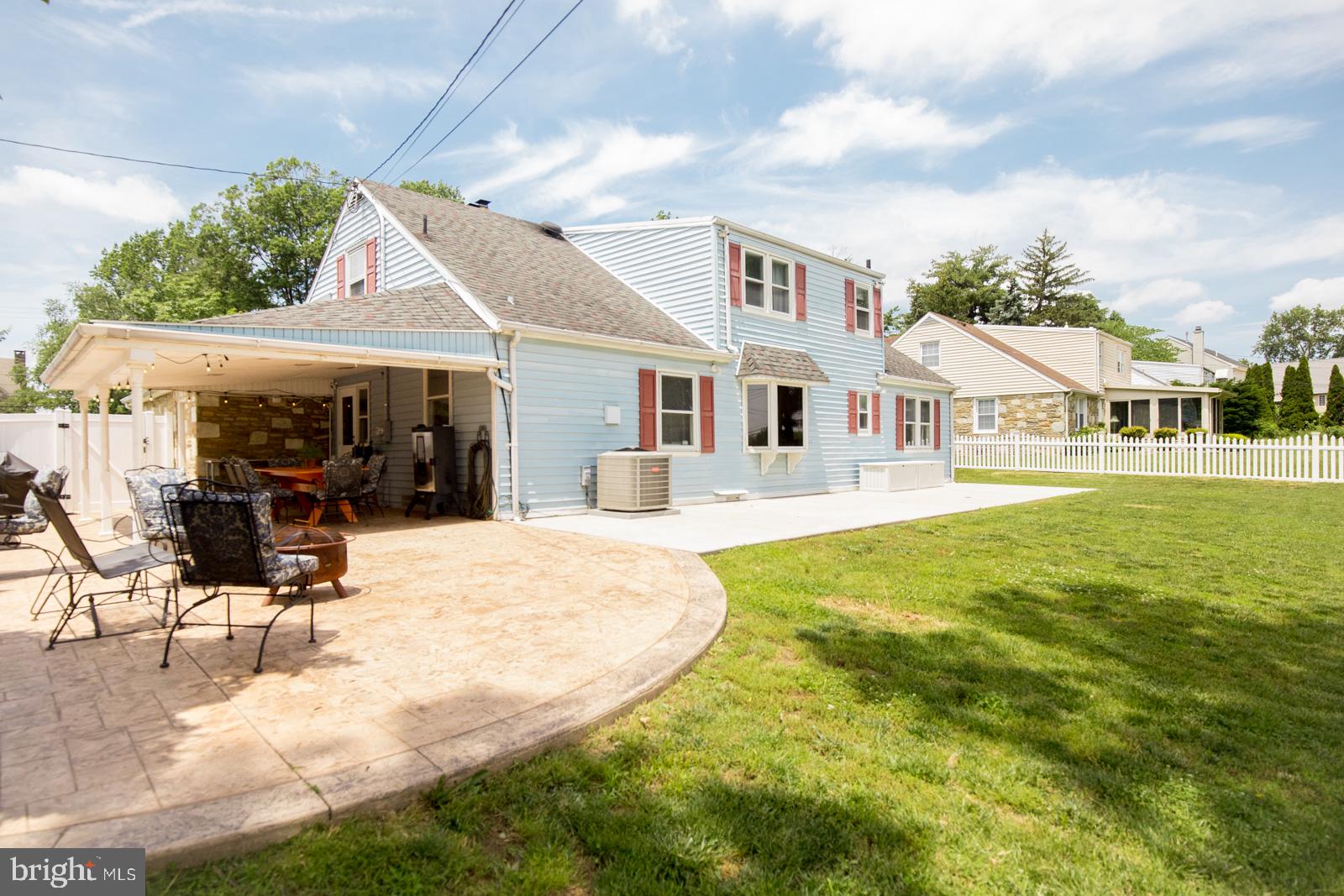 11021 Knights Road Philadelphia, PA 19154 - Photo 35 of 38 View in Back