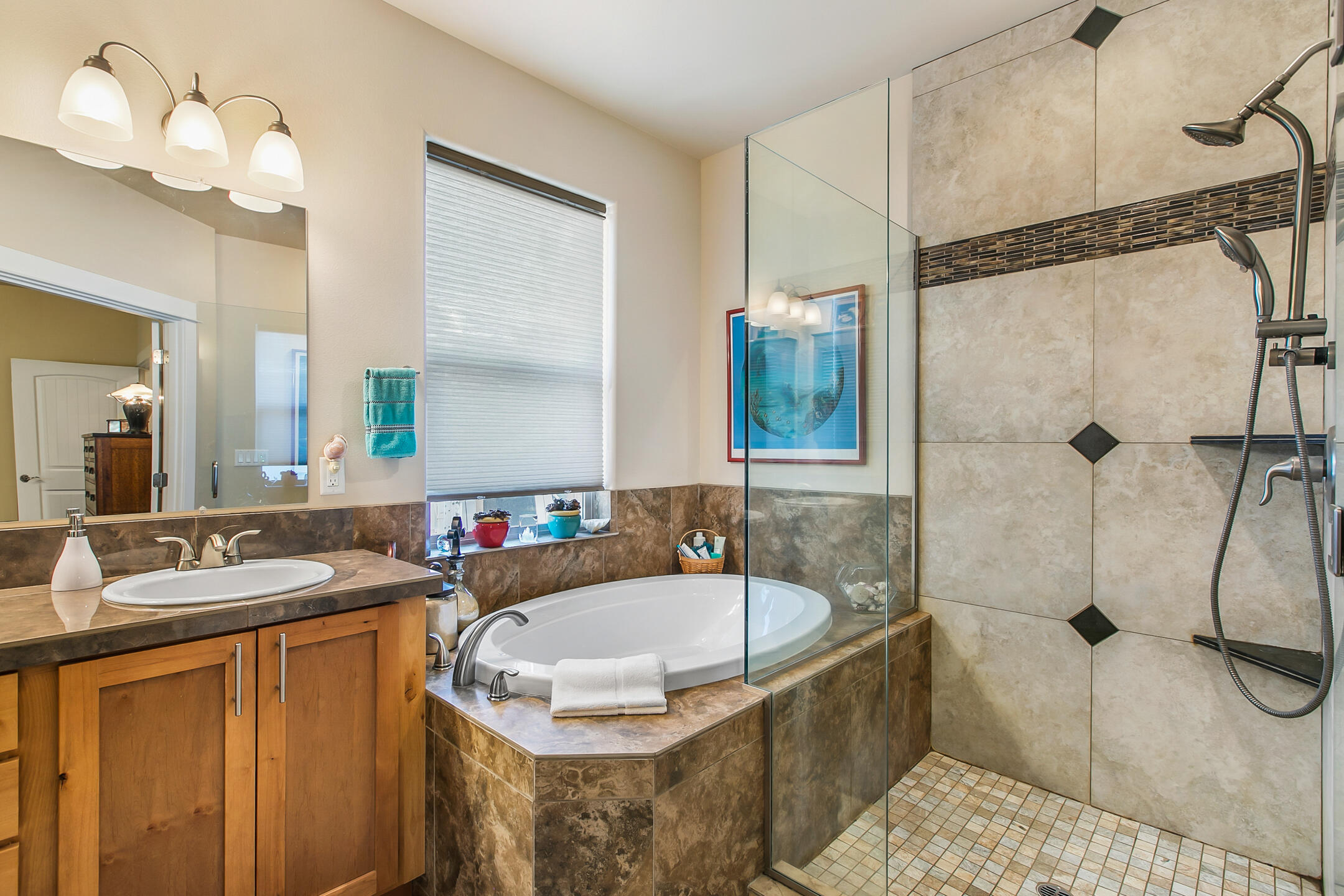 19088 Pumice Butte Road Bend, OR 97702 - Photo 21 of 39 19088 Master Bath