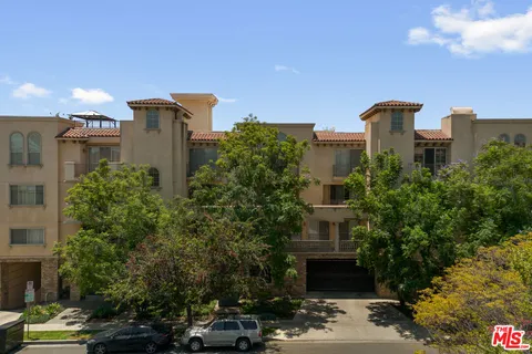 $729,000 | 837 North Hudson Avenue, Unit 402, Los Angeles, CA 90038