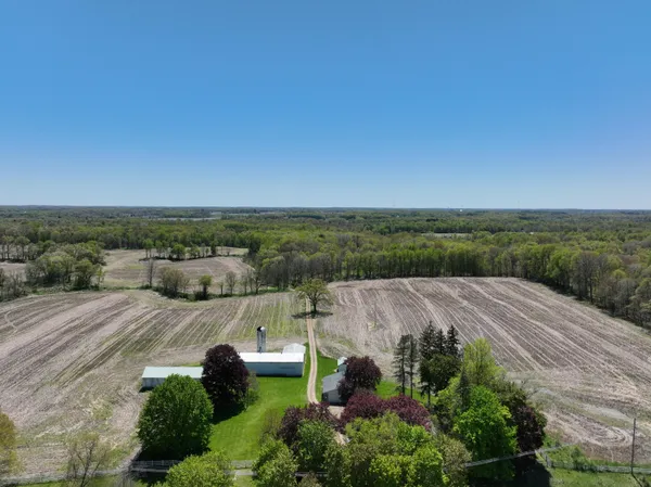 $1,150,000 | 27350 H Drive North, Albion, MI 49224