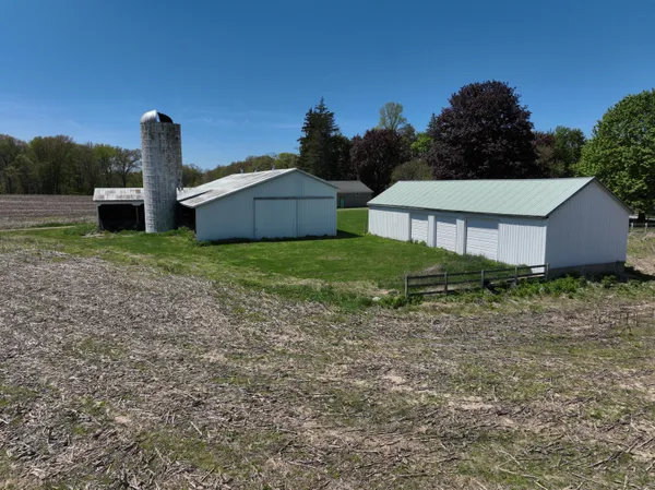 $1,150,000 | 27350 H Drive North, Albion, MI 49224