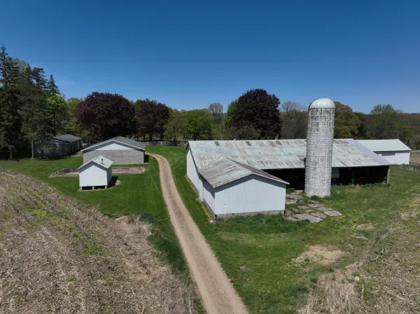 $1,150,000 | 27350 H Drive North, Albion, MI 49224