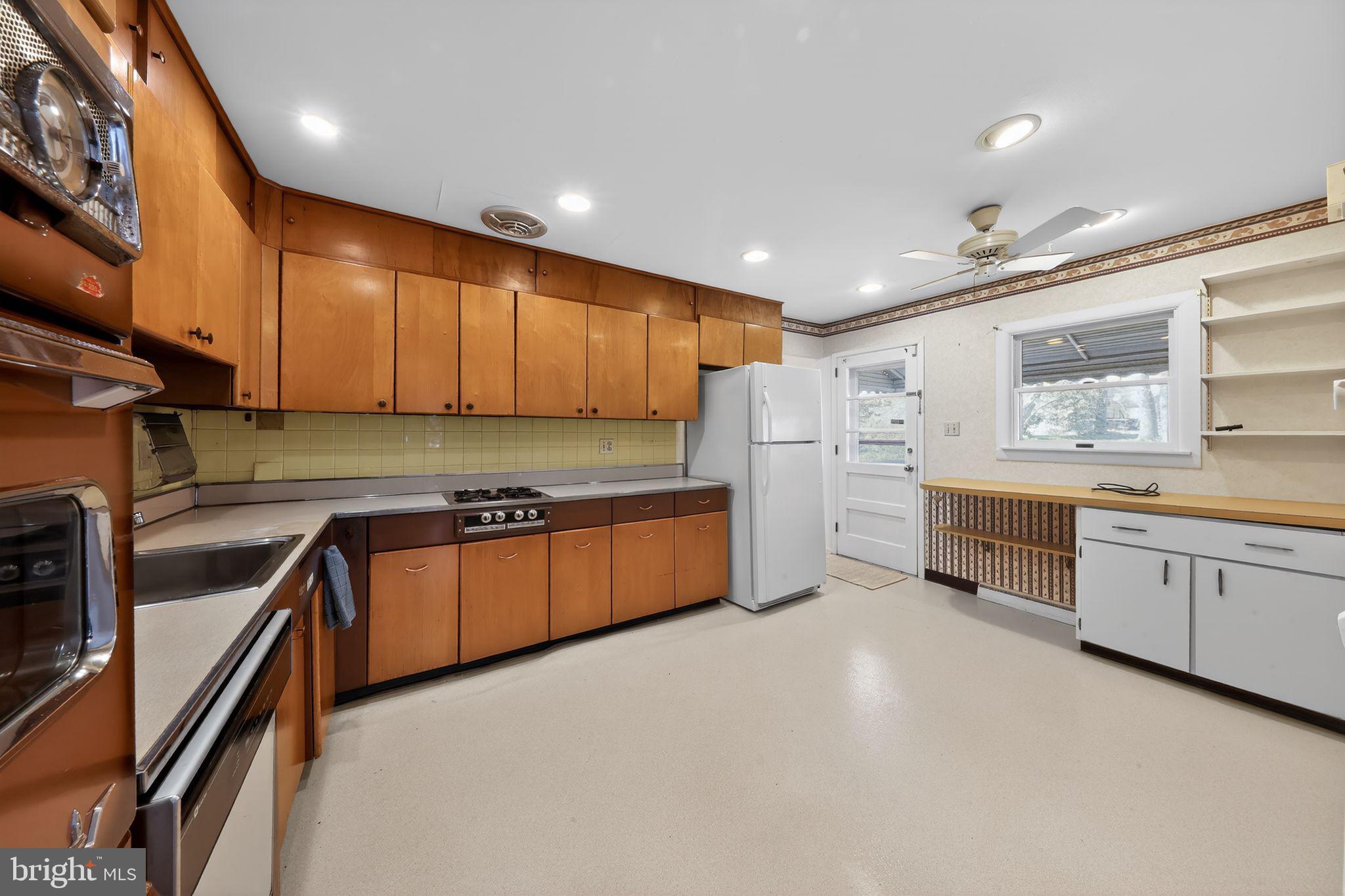 1317 Tulane Road Wilmington, DE 19803 - Photo 10 of 32 Kitchen