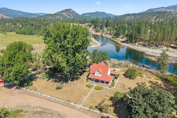 $750,000 | 2339 Kettle River Road, Kettle Falls, WA 99141