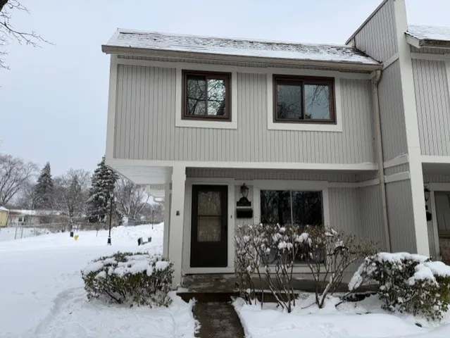 $249,000 | 529 Pheasant Court, Grayslake, IL 60030
