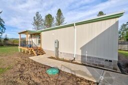 1331 Dolan Street Raymond, WA 98577 - Photo 6 of 32 a view of a two chair in the patio