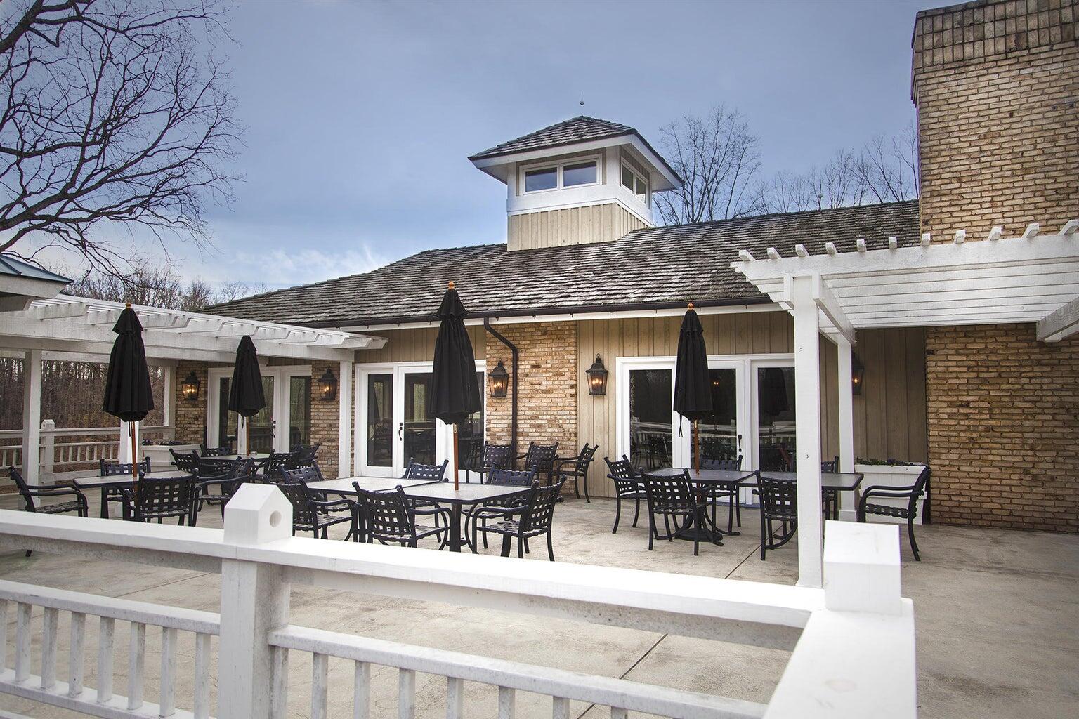 835 Gangplank Road, Unit 113 Moneta, VA 24121 - Photo 104 of 108 Dining Outside