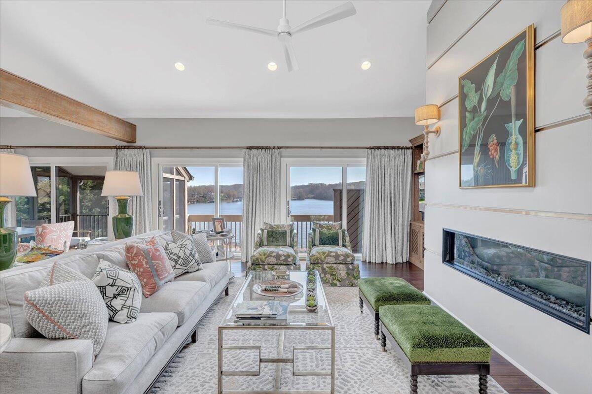 835 Gangplank Road, Unit 113 Moneta, VA 24121 - Photo 9 of 108 Lviing Room