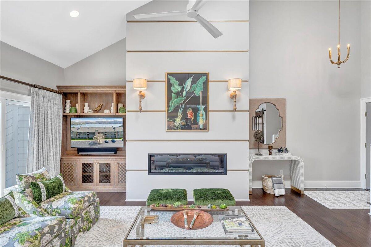 835 Gangplank Road, Unit 113 Moneta, VA 24121 - Photo 10 of 108 Living Room