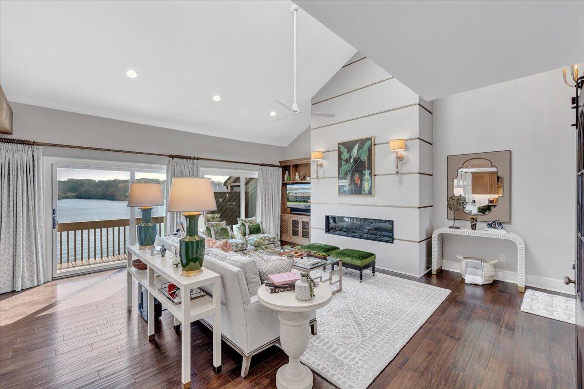 835 Gangplank Road, Unit 113 Moneta, VA 24121 - Photo 15 of 108 Living Room