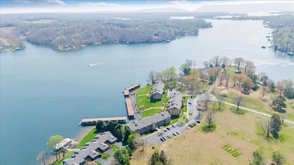 $680,000 | 835 Gangplank Road, Unit 113, Moneta, VA 24121
