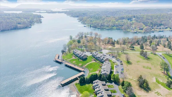 $680,000 | 835 Gangplank Road, Unit 113, Moneta, VA 24121