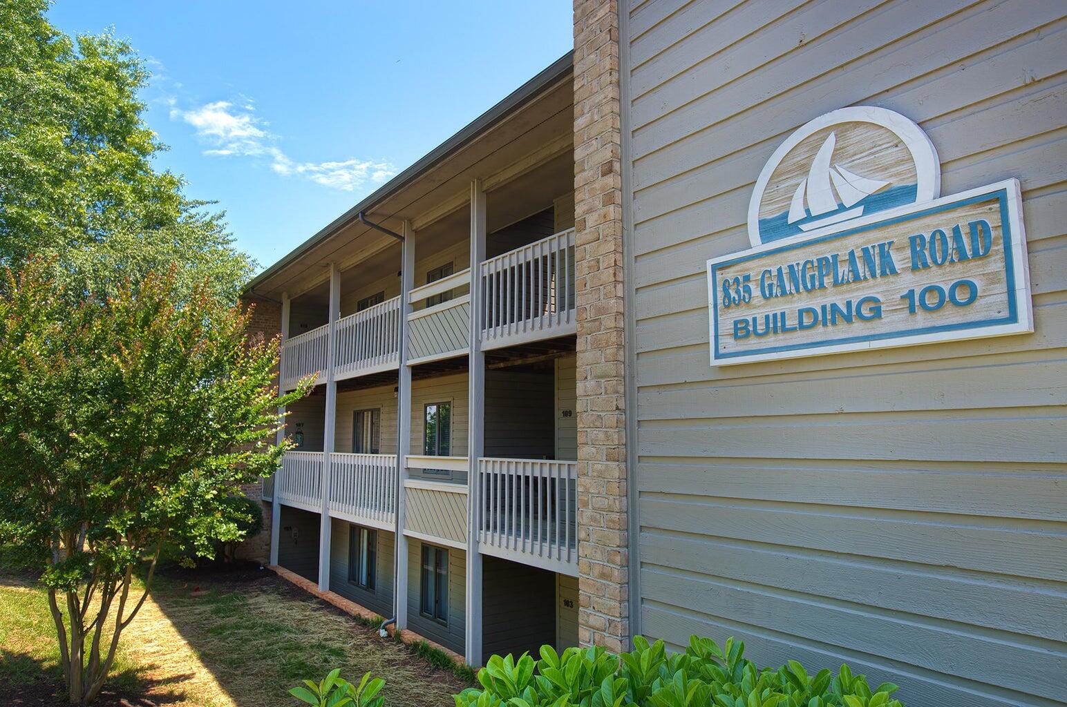 835 Gangplank Road, Unit 113 Moneta, VA 24121 - Photo 80 of 108 Parking Lot side