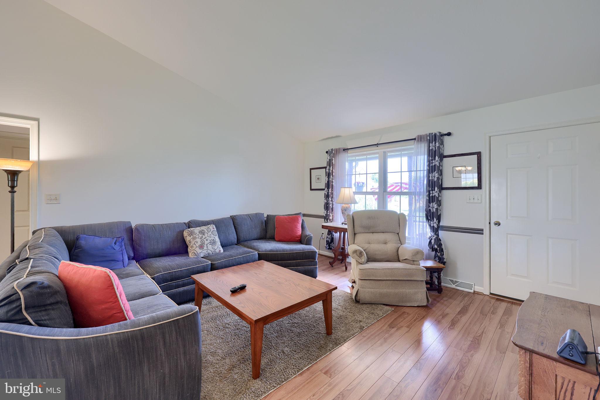 180 Hollow Road Reinholds, PA 17569 - Photo 4 of 34