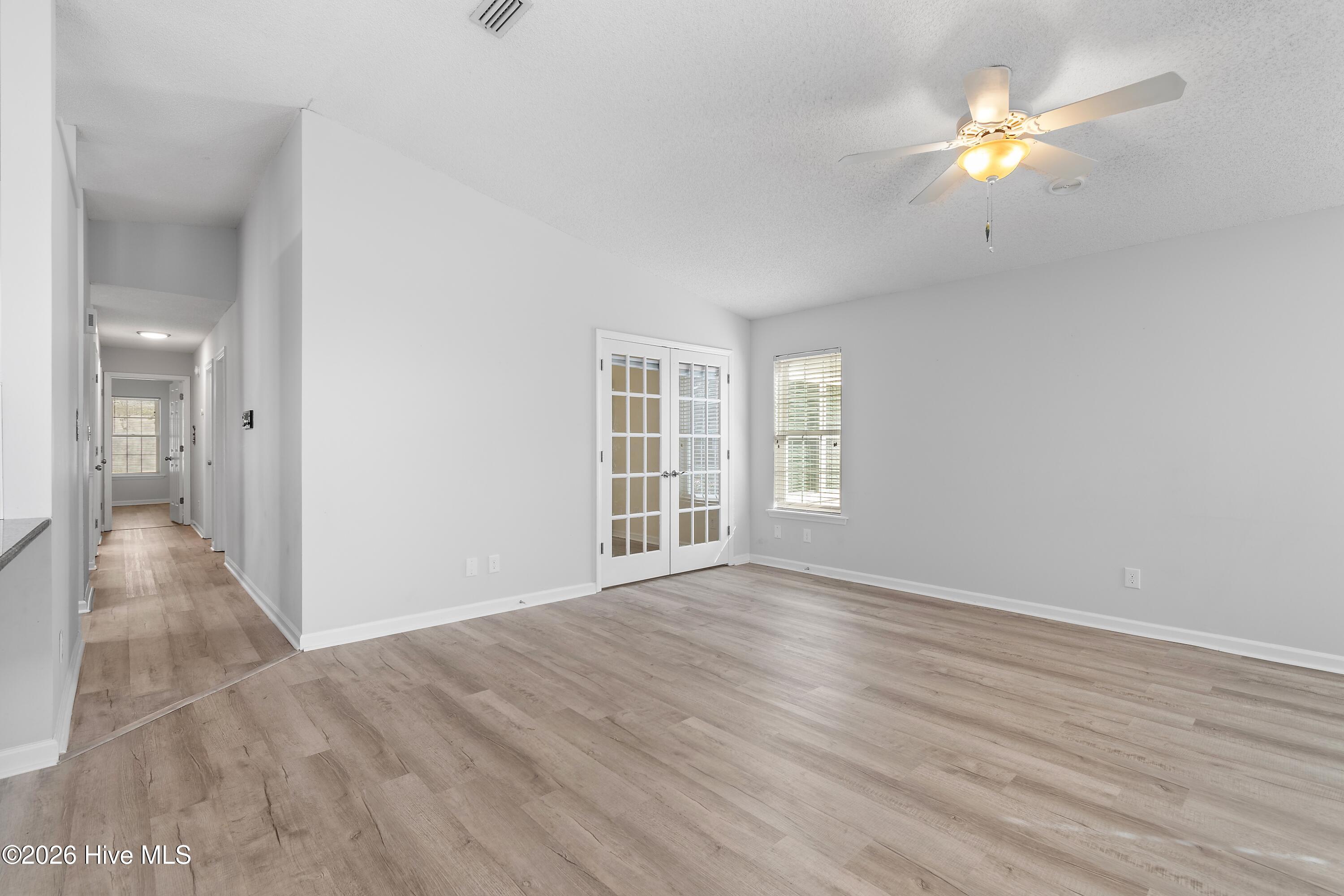 533 Leeward Way Calabash, NC 28467 - Photo 6 of 34 Living room