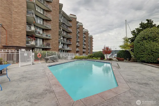a view of terrace with city view