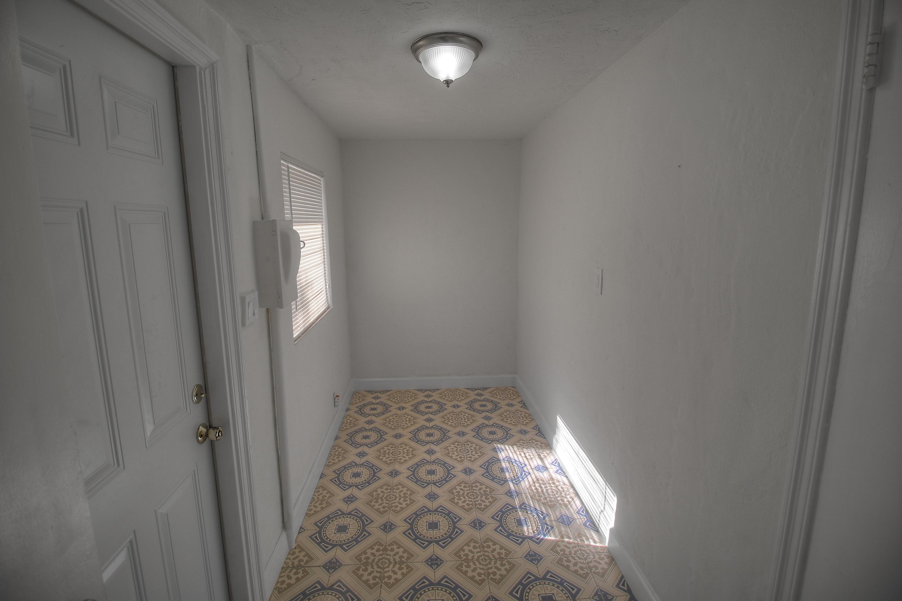183 West 37th Street Riviera Beach, FL 33404 - Photo 23 of 33 Laundry Area MLS