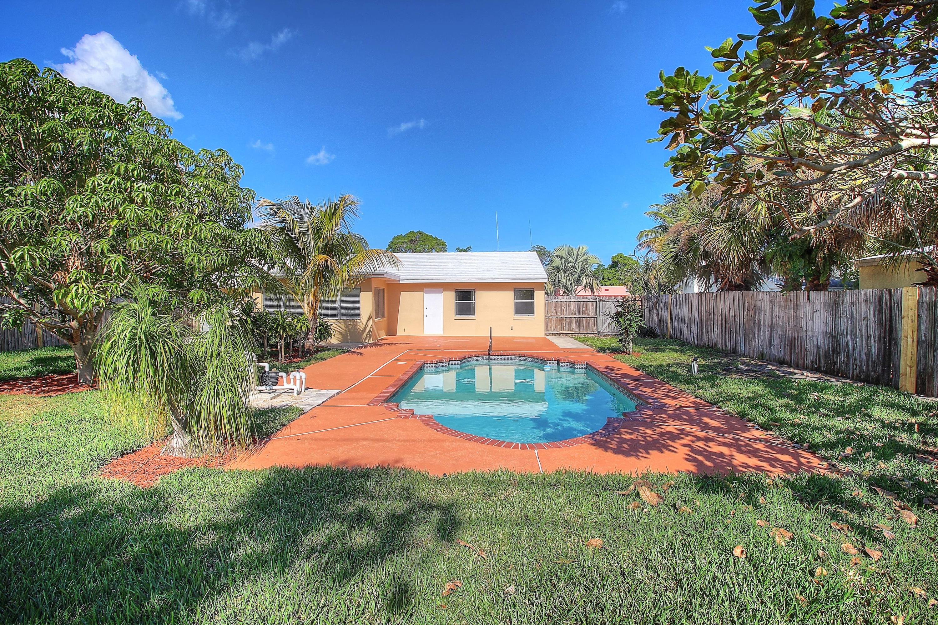 183 West 37th Street Riviera Beach, FL 33404 - Photo 25 of 33 House Back 2 MLS