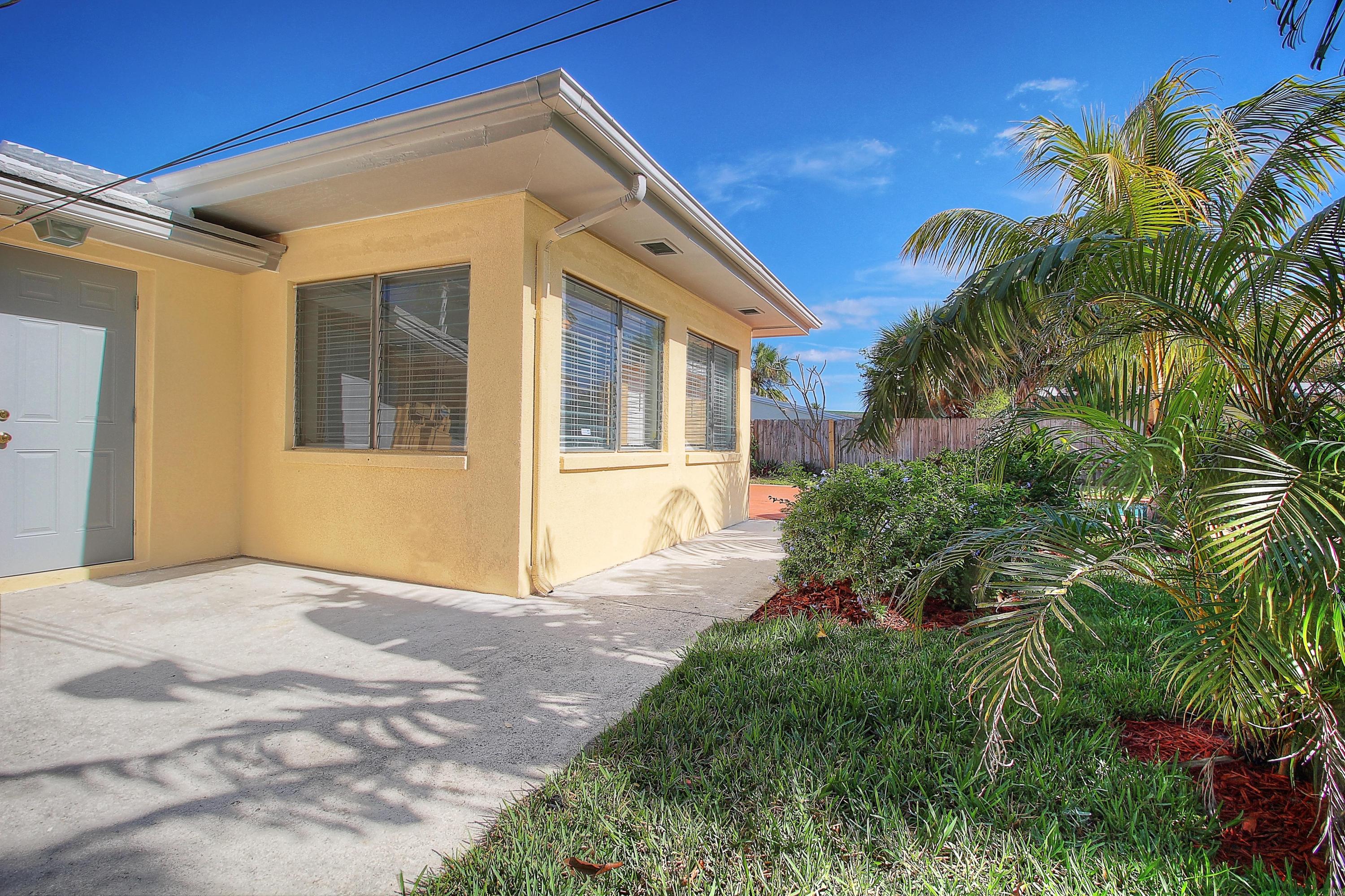 183 West 37th Street Riviera Beach, FL 33404 - Photo 27 of 33 House Back 4 MLS