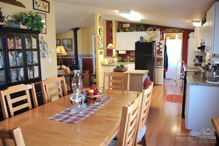 7948 Southwest Shad Road Terrebonne, OR 97760 - Photo 7 of 23 Another great view of the dining room, k
