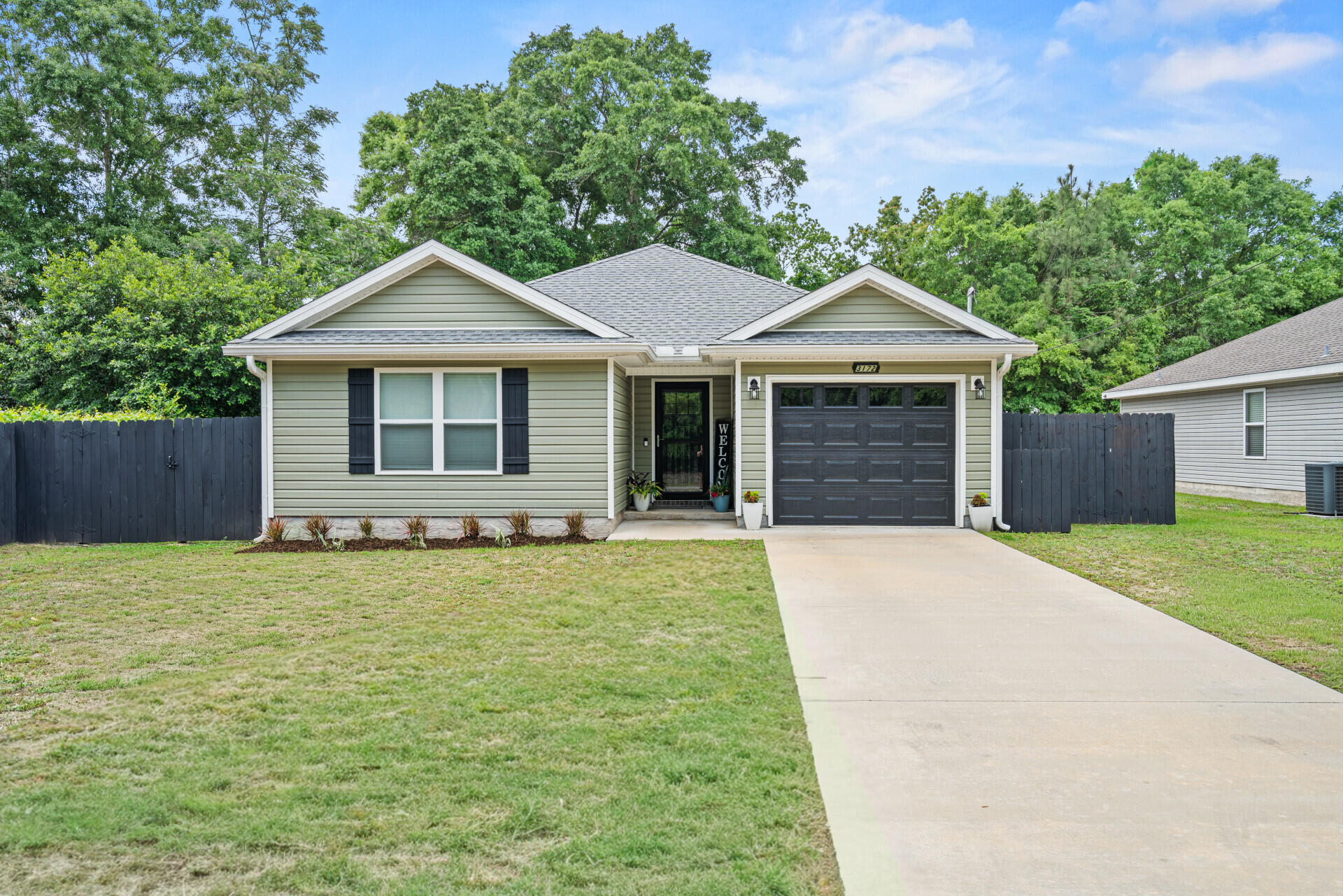 3172 Main Street Crestview, FL 32539 - Photo 2 of 19 3172MainSt_67948_2