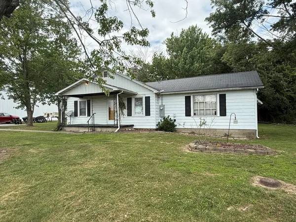 $90,000 | 810 Longstreet Road, Marion, IL 62959