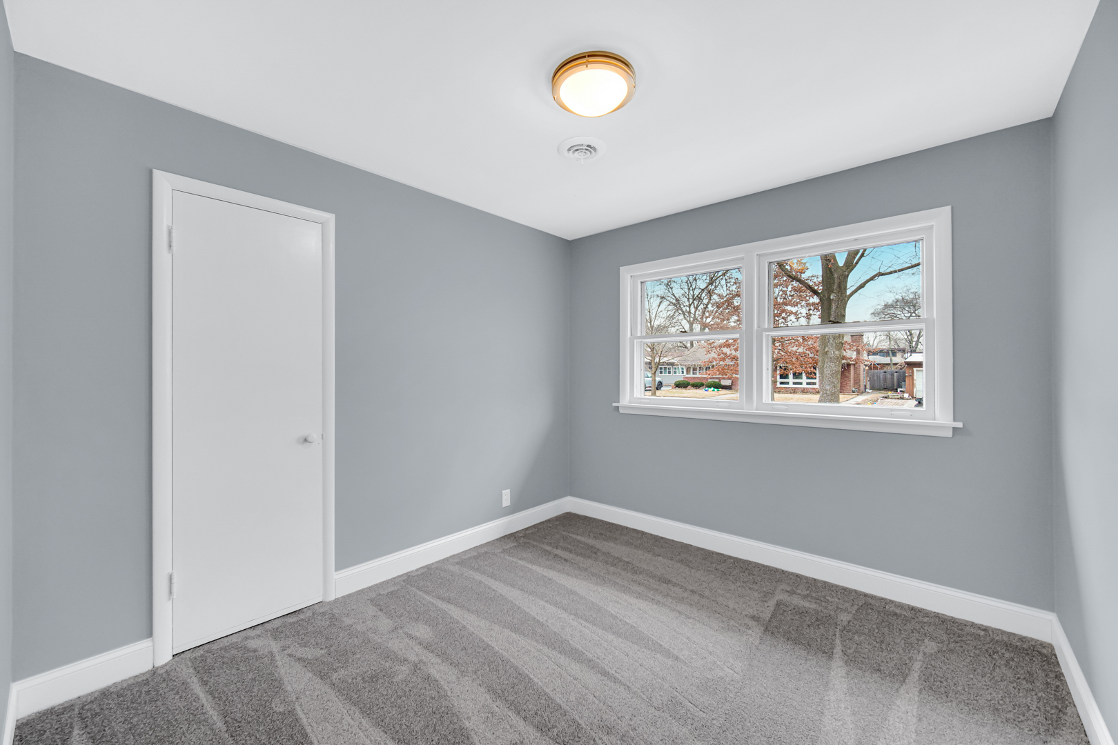 1522 186th Street Homewood, IL 60430 - Photo 16 of 22 an empty room with a window
