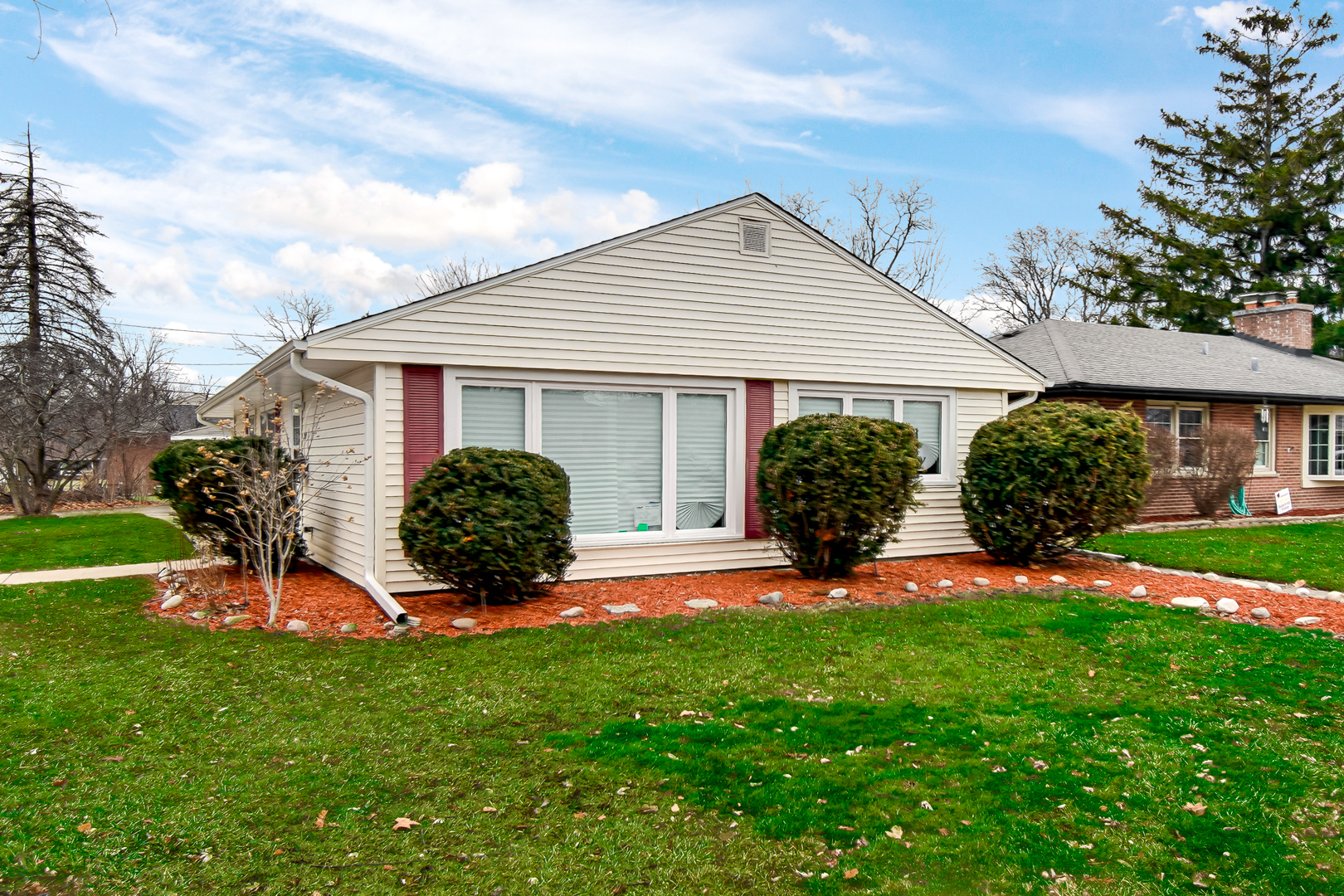 1522 186th Street Homewood, IL 60430 - Photo 4 of 22 a view of a house with backyard sitting area and garden