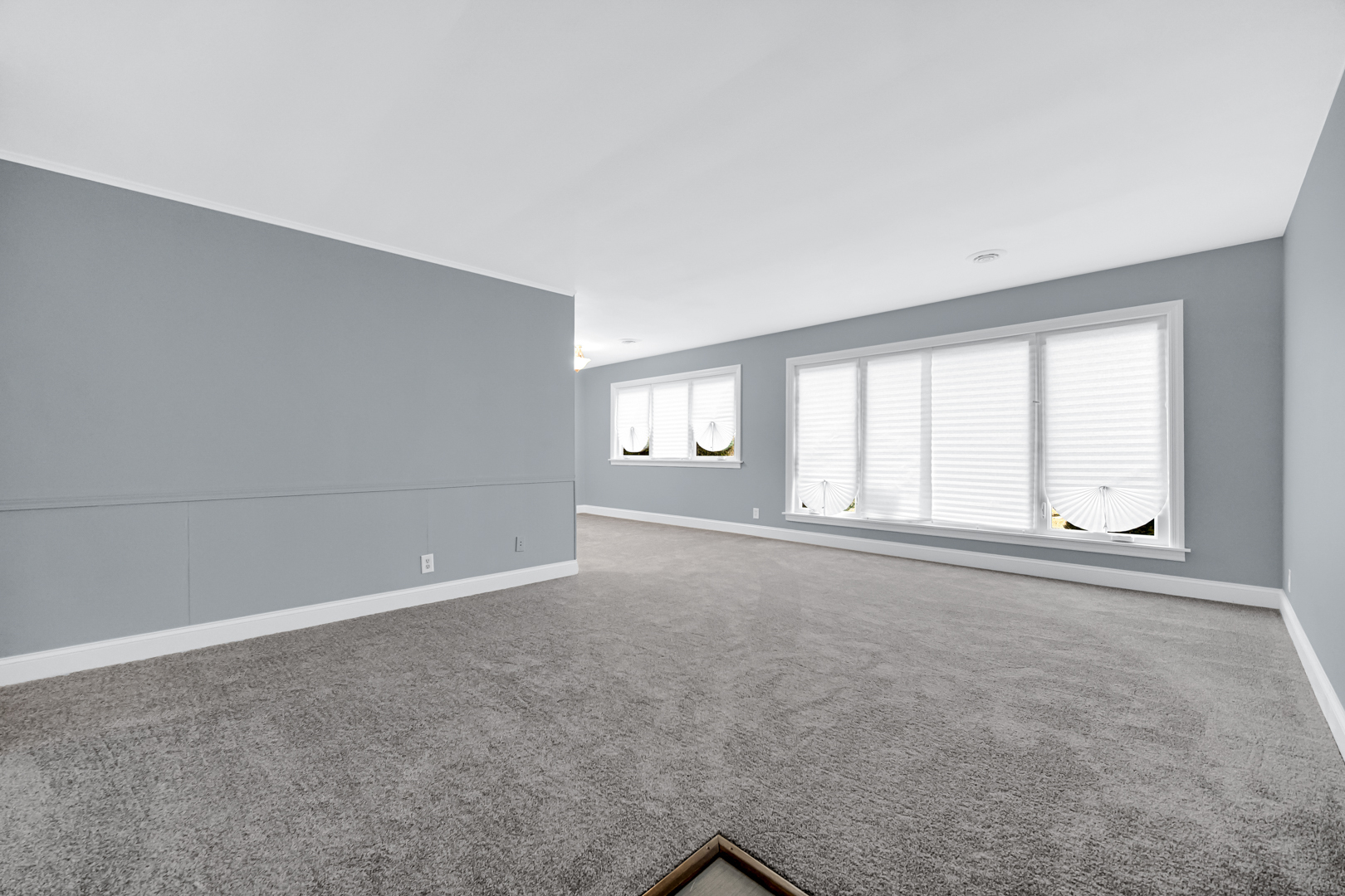 1522 186th Street Homewood, IL 60430 - Photo 5 of 22 an empty room with windows