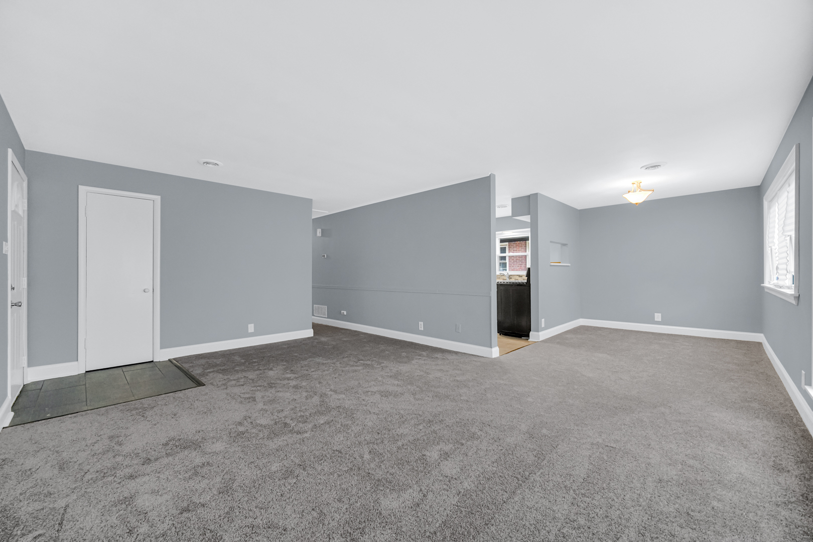 1522 186th Street Homewood, IL 60430 - Photo 7 of 22 a view of an empty room