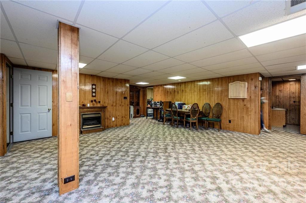 6265 Oxford School Road Claremont, NC 28610 - Photo 21 of 30 a living room with furniture