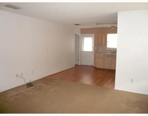 a view of empty room with window