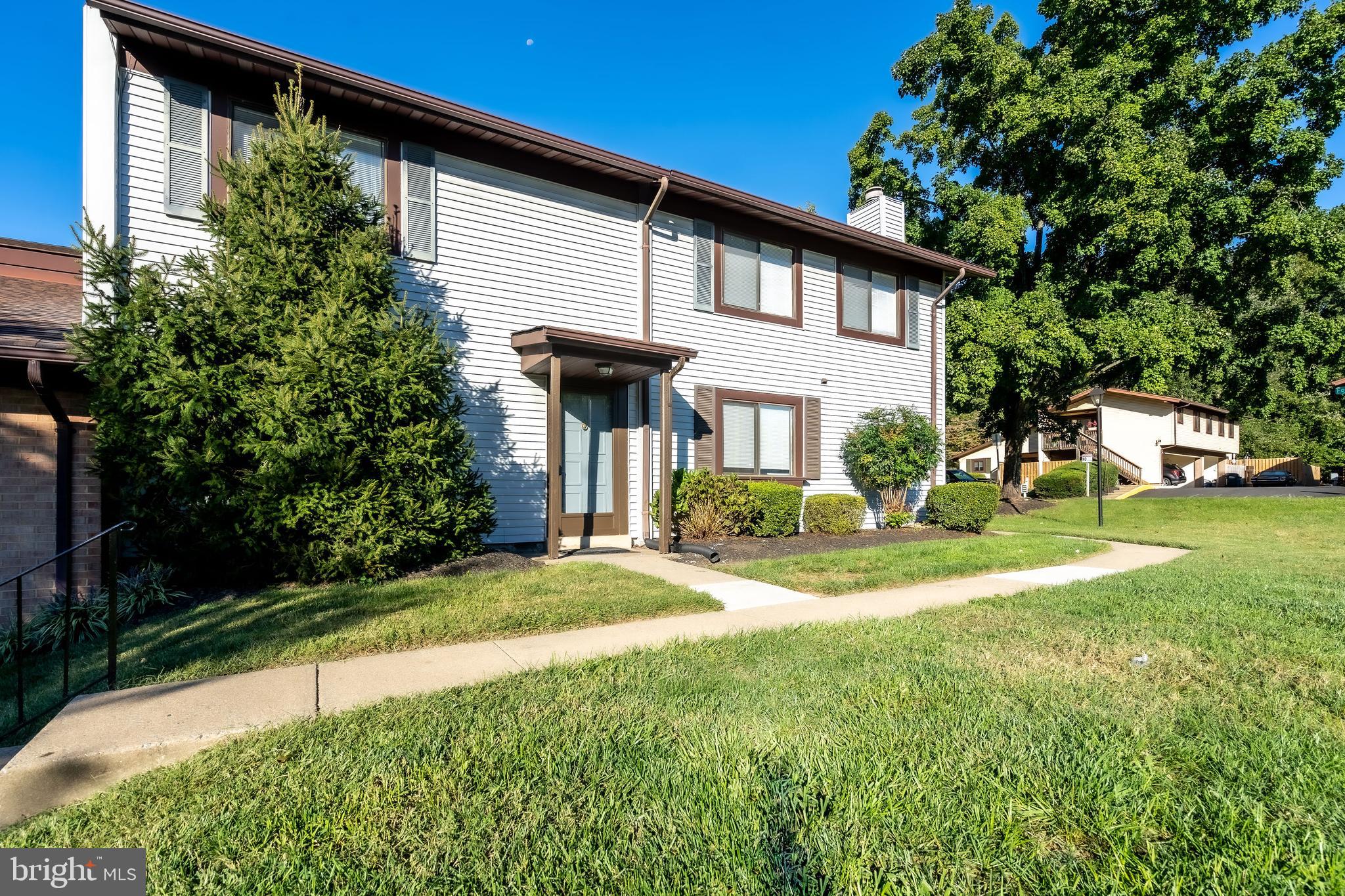 2576 Fox Ridge Court Woodbridge, VA 22192 - Photo 2 of 23
