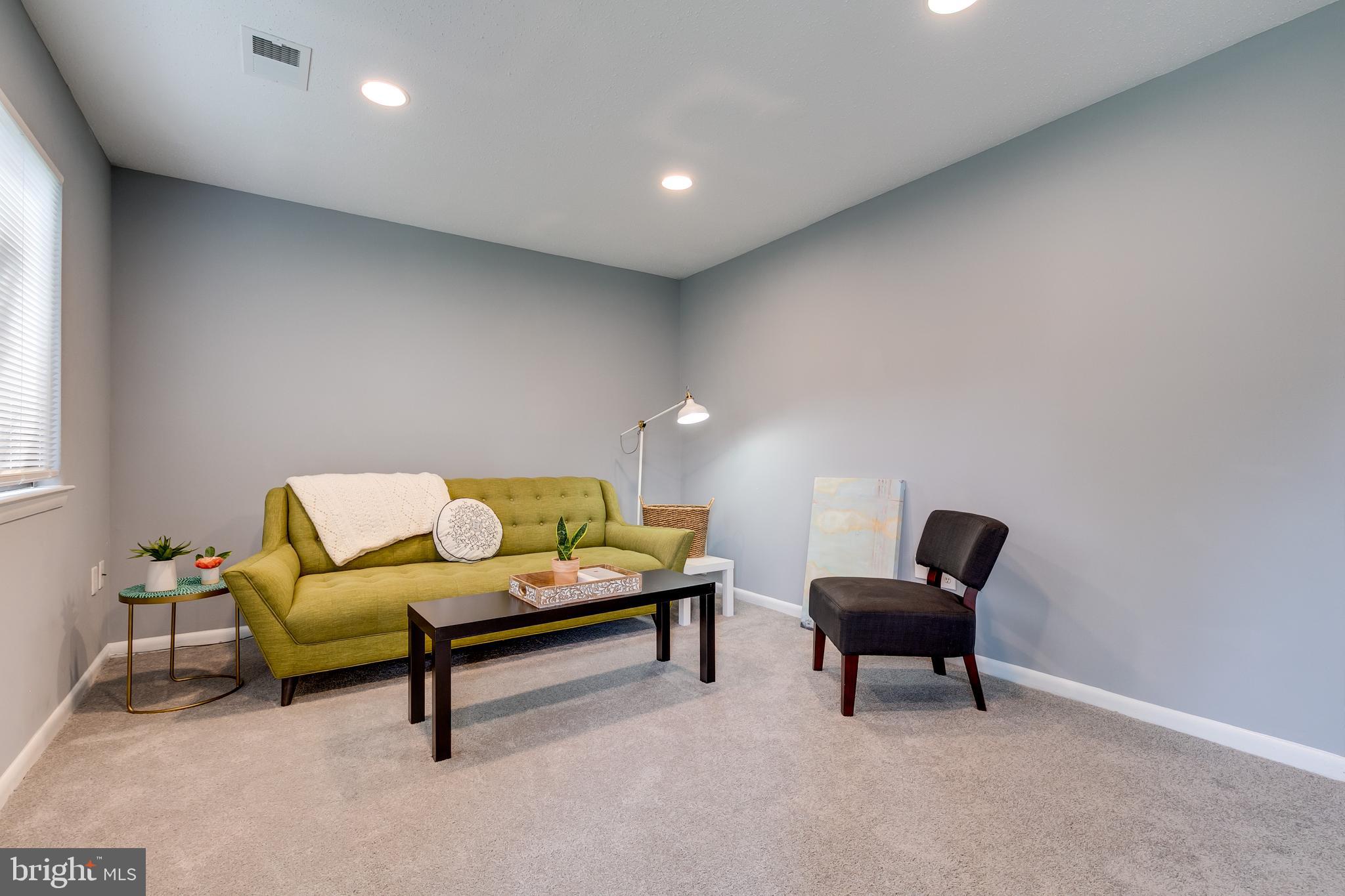 2576 Fox Ridge Court Woodbridge, VA 22192 - Photo 4 of 23